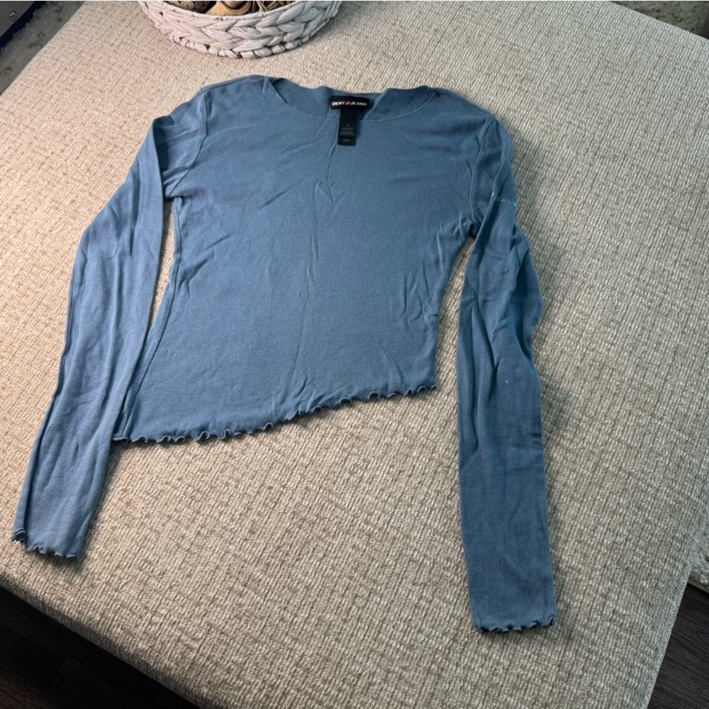 DKNY Long Sleeve high low top